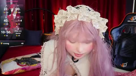 Snapshot of draculaura_ chatting on April 1, 1:41 pm Draculaura online show from April 1, 1:41 pm