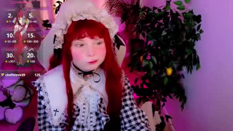 Snapshot of draculaura_ chatting on April 2, 10:46 am Draculaura online show from April 2, 10:46 am