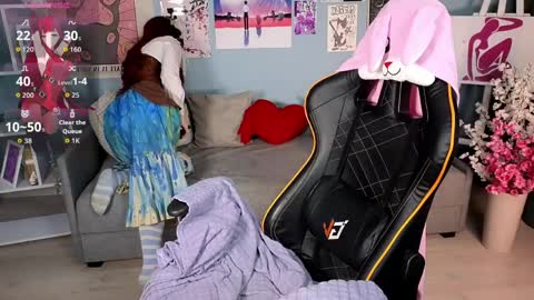 Snapshot of draculaura_ chatting on April 4, 10:35 am Draculaura online show from April 4, 10:35 am