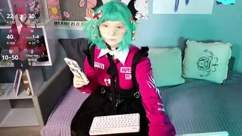 Snapshot of draculaura_ chatting on April 26, 10:35 am Draculaura online show from April 26, 10:35 am