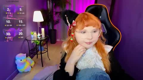 Snapshot of draculaura_ chatting on May 5, 8:39 pm Draculaura online show from May 5, 8:39 pm