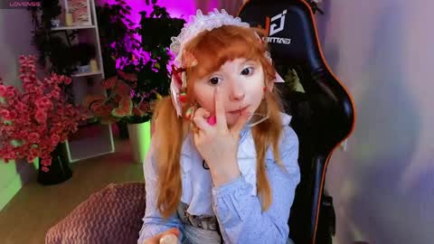 Snapshot of draculaura_ chatting on May 7, 10:53 am Draculaura online show from May 7, 10:53 am