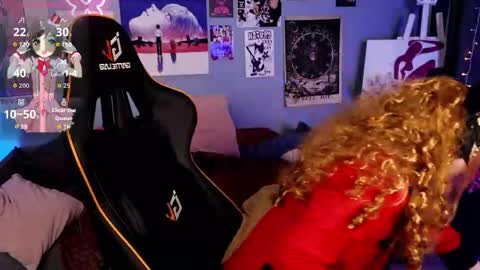 Snapshot of draculaura_ chatting on May 22, 10:43 am Draculaura online show from May 22, 10:43 am