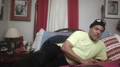 Snapshot of dragomoon70 chatting on February 4, 12:27 am dragomoon70 online show from February 4, 12:27 am