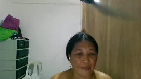 Snapshot of dragonlady402 chatting on February 17, 6:43 am Dragon Lady online show from February 17, 6:43 am