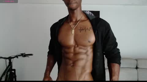 Snapshot of drake_brown_23 chatting on June 22, 10:45 am Drake 23 online show from June 22, 10:45 am