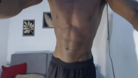 Snapshot of drake_laconte chatting on April 10, 7:29 pm drake_laconte online show from April 10, 7:29 pm
