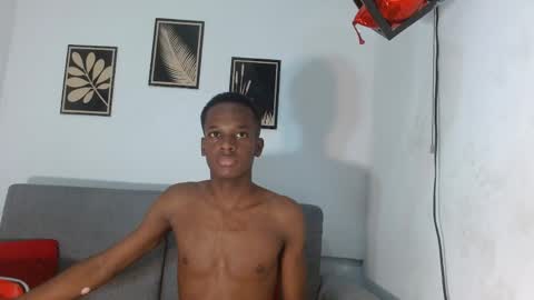 Snapshot of drake_laconte chatting on May 14, 11:00 pm drake_laconte online show from May 14, 11:00 pm