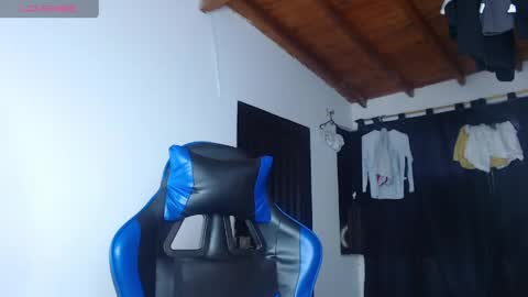 Snapshot of drake_nassir4 chatting on June 6, 7:02 am ---Drake--- online show from June 6, 7:02 am