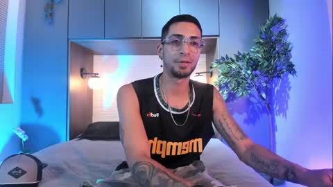 Snapshot of drakeneumann chatting on May 26, 3:46 am Drake Neuman online show from May 26, 3:46 am