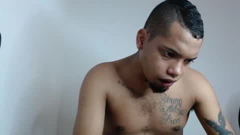 Snapshot of drako_monstercock chatting on April 26, 5:21 pm drako_monstercock online show from April 26, 5:21 pm