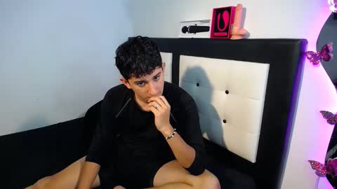 -- nicolle and jhon -- online show from October 6, 3:04 am