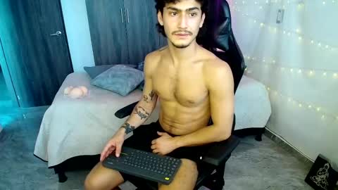 ANDRE AND SOPHIE online show from March 4, 7:31 pm