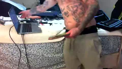 Snapshot of dreaded_folks chatting on March 9, 9:46 am dreaded_folks online show from March 9, 9:46 am