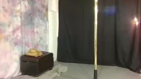 Snapshot of dream_maker420 chatting on January 7, 3:03 pm dream_maker420 online show from January 7, 3:03 pm