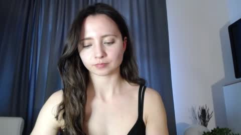 Nicole online show from April 2, 1:42 pm