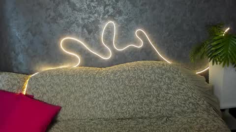 Olivia online show from March 31, 2:13 am