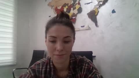 Snapshot of dream_petal_ chatting on February 9, 9:24 am dream_petal_ online show from February 9, 9:24 am