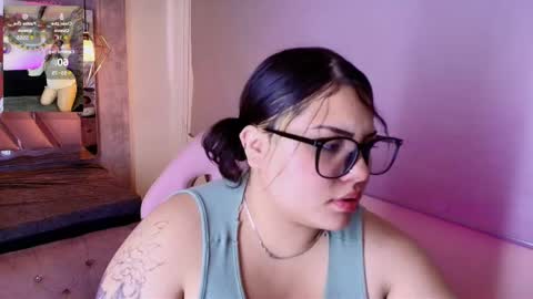 Snapshot of dreambooo_ chatting on April 11, 12:20 pm C A M I L A online show from April 11, 12:20 pm