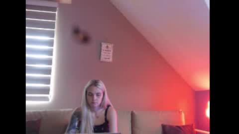 Snapshot of dreamcatcherfantasy chatting on June 5, 7:58 am A girl online show from June 5, 7:58 am