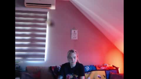 Snapshot of dreamcatcherfantasy chatting on July 3, 7:48 am A girl online show from July 3, 7:48 am