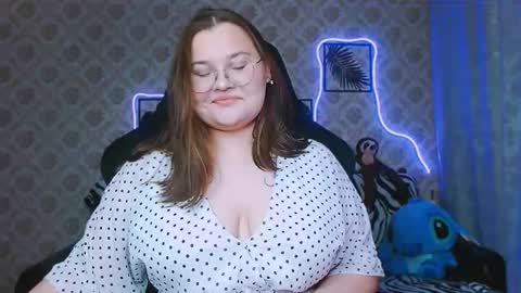 dreamforyoue2 online show from September 12, 8:31 pm