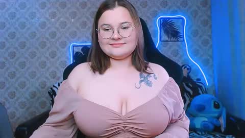 dreamforyoue2 online show from September 26, 6:50 am