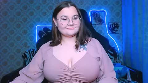 dreamforyoue2 online show from October 14, 7:36 pm