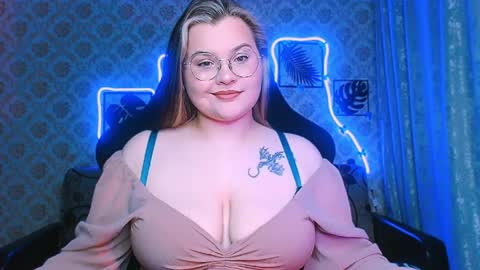 dreamforyoue2 online show from April 5, 8:06 pm