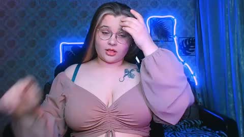 dreamforyoue2 online show from April 7, 8:31 pm