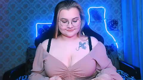 Snapshot of dreamforyoue2 chatting on April 28, 7:41 pm dreamforyoue2 online show from April 28, 7:41 pm