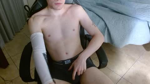Snapshot of dreammicok chatting on June 20, 12:36 am DreamBoy online show from June 20, 12:36 am