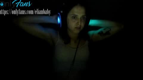 Snapshot of dreams_elian_moore chatting on June 7, 8:18 am Elian Moreno Moore. online show from June 7, 8:18 am