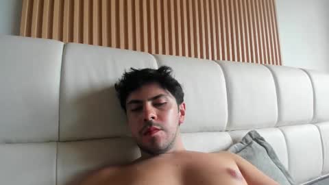 Snapshot of dreamsuxx chatting on November 3, 7:15 pm Diego online show from November 3, 7:15 pm