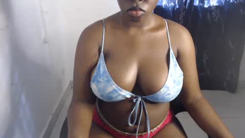 Snapshot of dreamy_wetpussy chatting on May 24, 7:57 am BEAUTY online show from May 24, 7:57 am