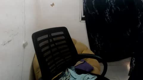 Snapshot of dreamy_wetpussy chatting on June 22, 7:00 pm BEAUTY online show from June 22, 7:00 pm