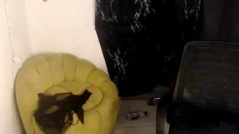 Snapshot of dreamy_wetpussy chatting on July 9, 7:18 pm BEAUTY online show from July 9, 7:18 pm