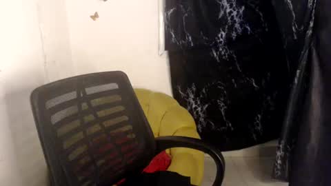 Snapshot of dreamy_wetpussy chatting on July 10, 7:34 am BEAUTY online show from July 10, 7:34 am