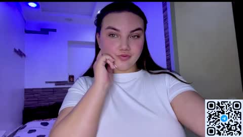 Snapshot of dreamyblushfairy chatting on May 14, 7:26 am Mila online show from May 14, 7:26 am