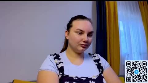 Snapshot of dreamyblushfairy chatting on May 31, 4:47 pm Mila online show from May 31, 4:47 pm