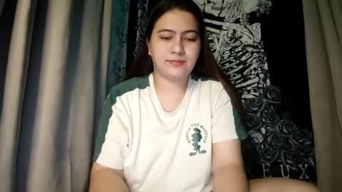 Snapshot of dreamycreamyst chatting on February 18, 4:58 am dreamycreamyst online show from February 18, 4:58 am