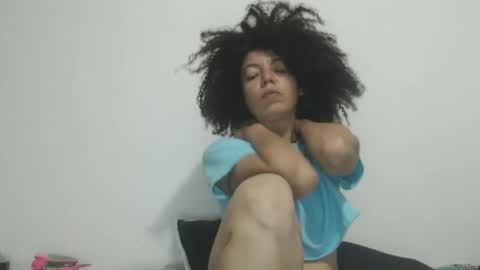 Snapshot of dreamylatina chatting on March 10, 1:32 am DreamyLatina online show from March 10, 1:32 am