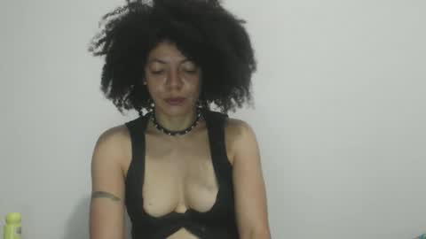 Snapshot of dreamylatina chatting on April 2, 12:19 am DreamyLatina online show from April 2, 12:19 am