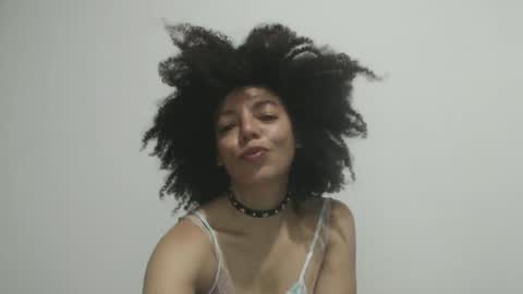 Snapshot of dreamylatina chatting on May 4, 1:45 am DreamyLatina online show from May 4, 1:45 am