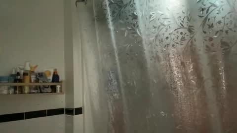 Snapshot of dreamyriri chatting on February 1, 4:16 pm RIRI OR DREAMY online show from February 1, 4:16 pm