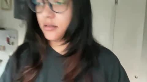 Snapshot of dreamyriri chatting on March 1, 2:30 pm RIRI OR DREAMY online show from March 1, 2:30 pm