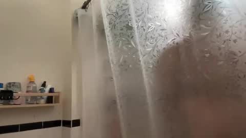 RIRI OR DREAMY online show from March 4, 9:54 pm