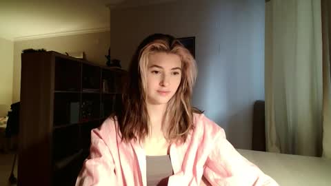 Snapshot of dremazwahlen chatting on February 11, 1:38 pm Dia online show from February 11, 1:38 pm