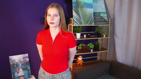 Snapshot of drewberkheimer chatting on February 15, 7:51 am My name is Luna online show from February 15, 7:51 am