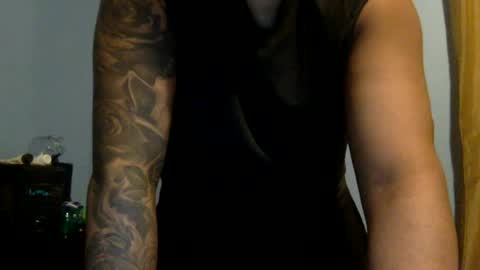 Snapshot of drewyy614264 chatting on May 18, 5:57 am Drewyyy online show from May 18, 5:57 am